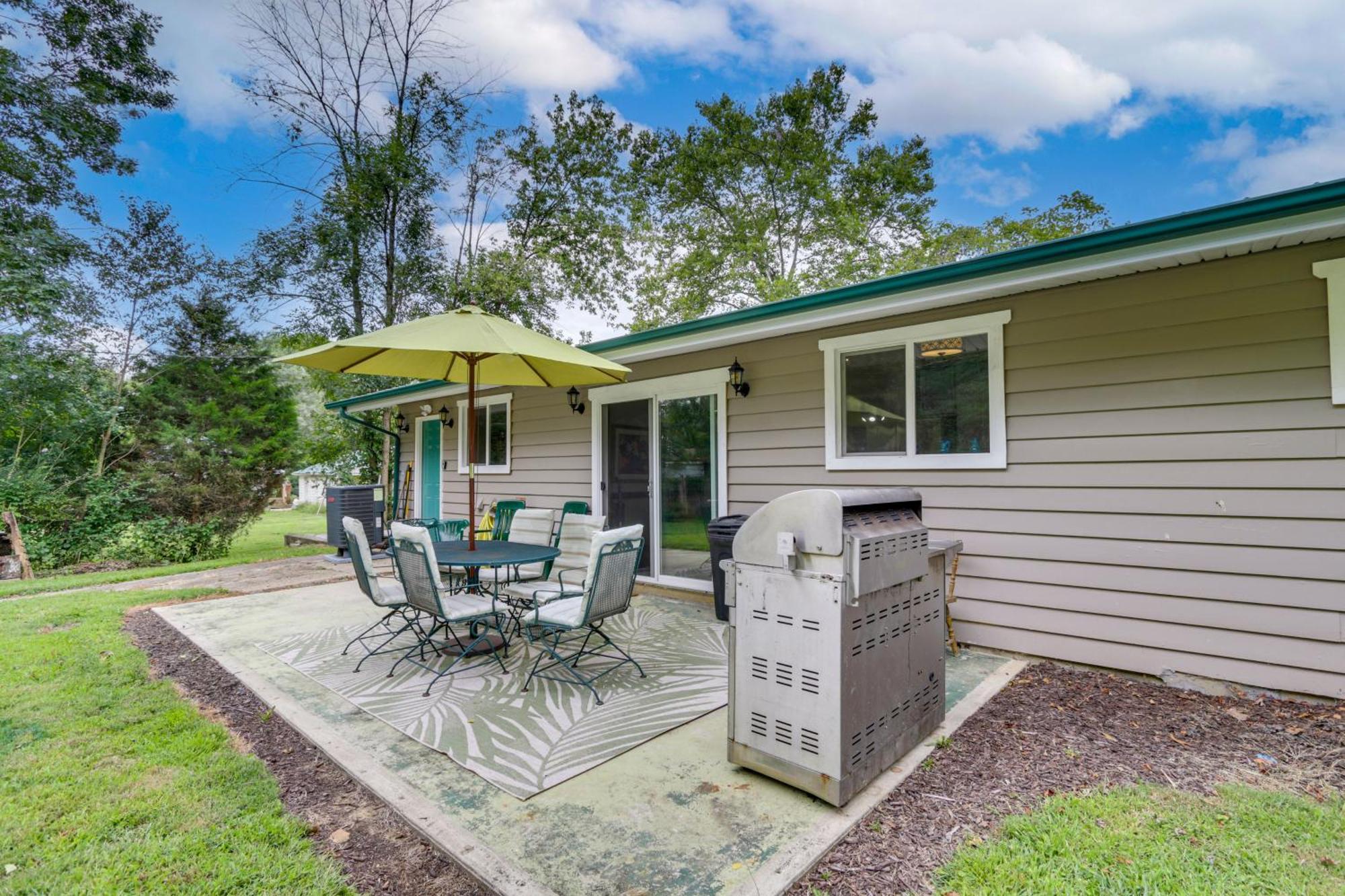 Cottage With Yard And Grill About 21 Mi To Hocking Hills! Nelsonville Extérieur photo